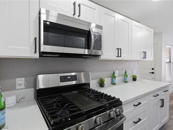 7064 Picaroon Lane, Las Vegas, NV 89145