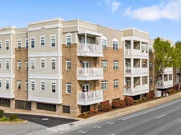 605 W Market Street, Unit 316, Greensboro, NC 27401