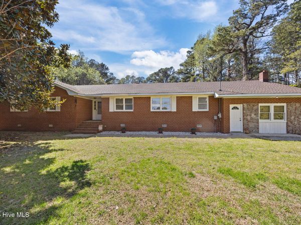 3366 Caratoke Highway, Currituck, NC 27929