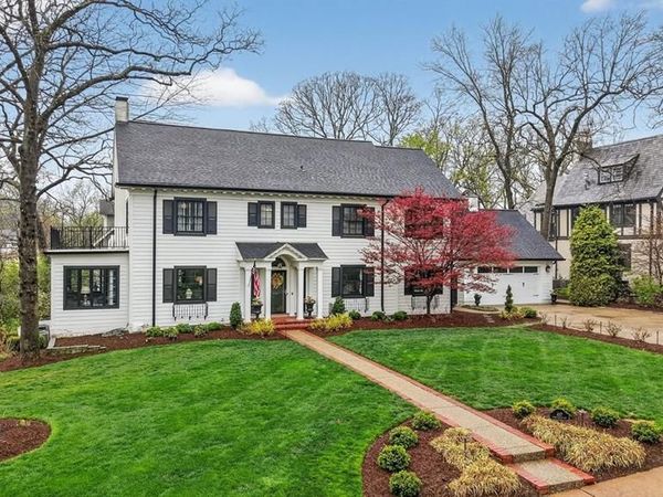 457 Yorkshire Place, Webster Groves, MO 63119