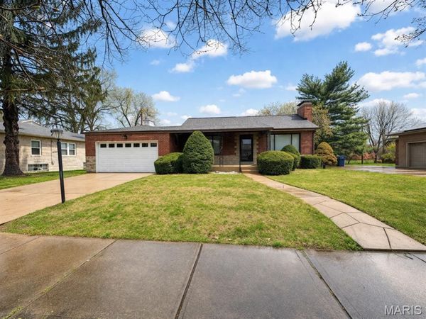5433 Donovan Avenue , St Louis, MO 63109