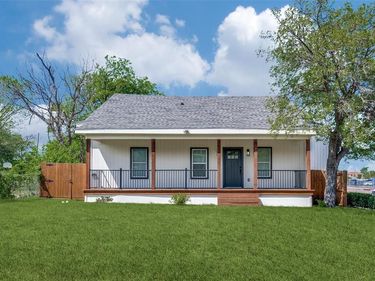 1704 S Jennings Avenue, Fort Worth, TX 76110