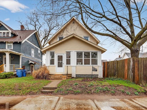 947 Crescent Street NE, Grand Rapids, MI 49503