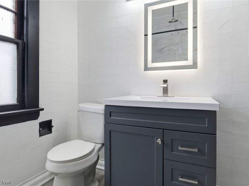 11816 Buckingham Avenue, Cleveland, OH 44120 Photo 24