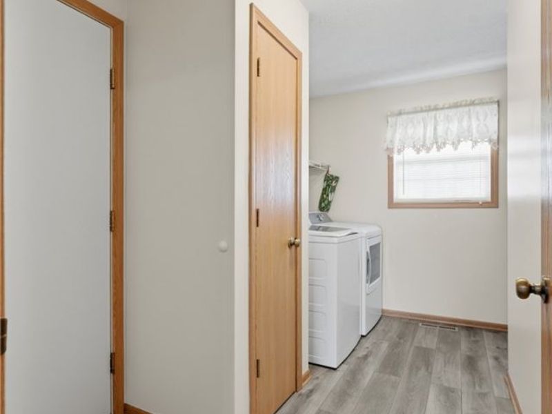 984 Delmont Avenue NW, Massillon, OH 44647 Photo 12