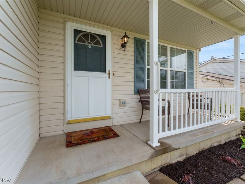 984 Delmont Avenue NW, Massillon, OH 44647 Photo 3