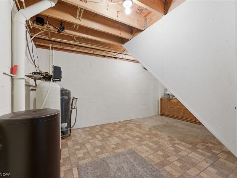 984 Delmont Avenue NW, Massillon, OH 44647 Photo 32