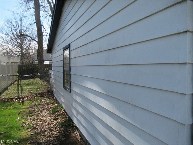 7594 Southland Drive , Mentor, OH 44060 Photo 3