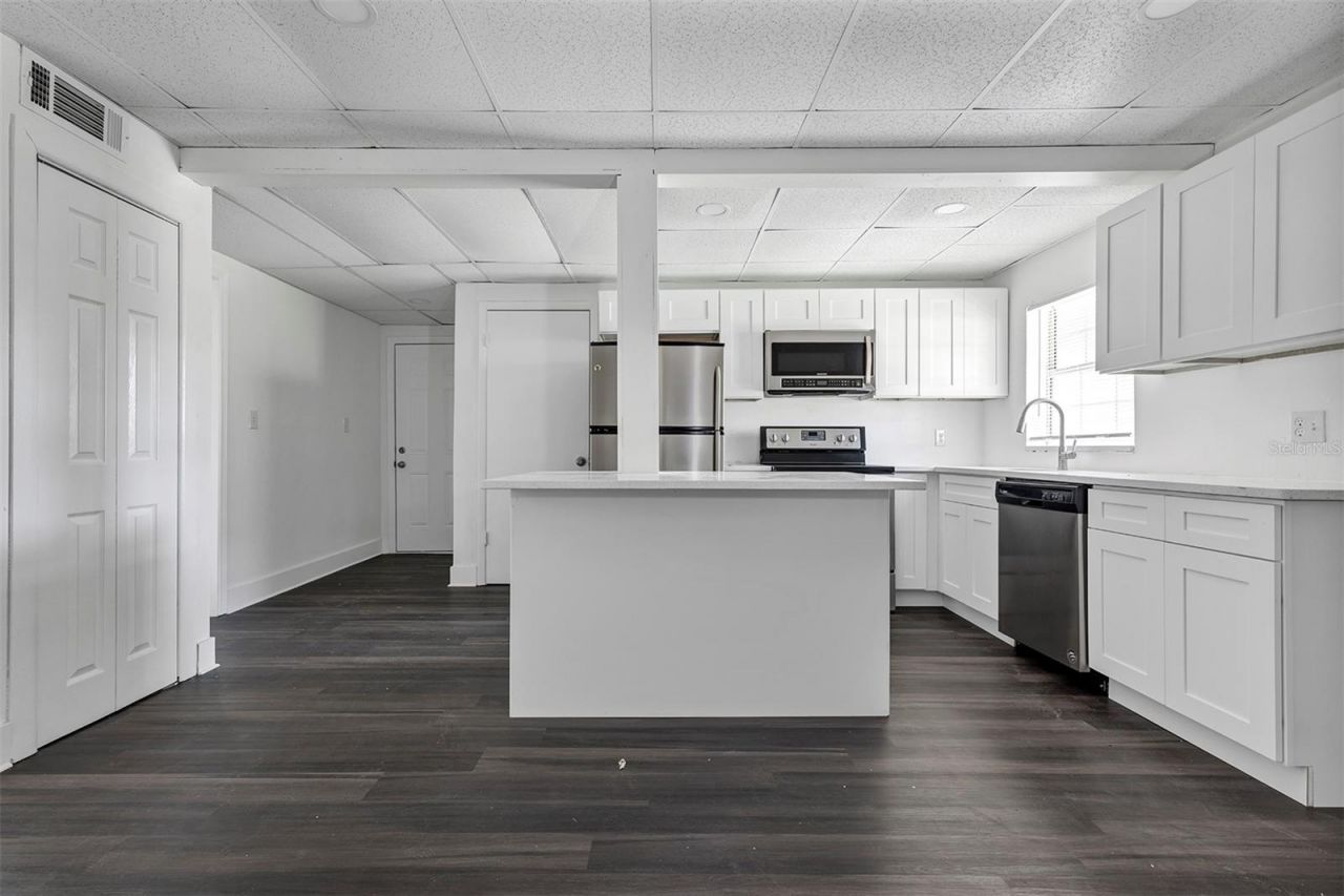 2027 1/2 30th Ave N , Unit 3 bottom u, Saint Petersburg, FL 33713 Photo