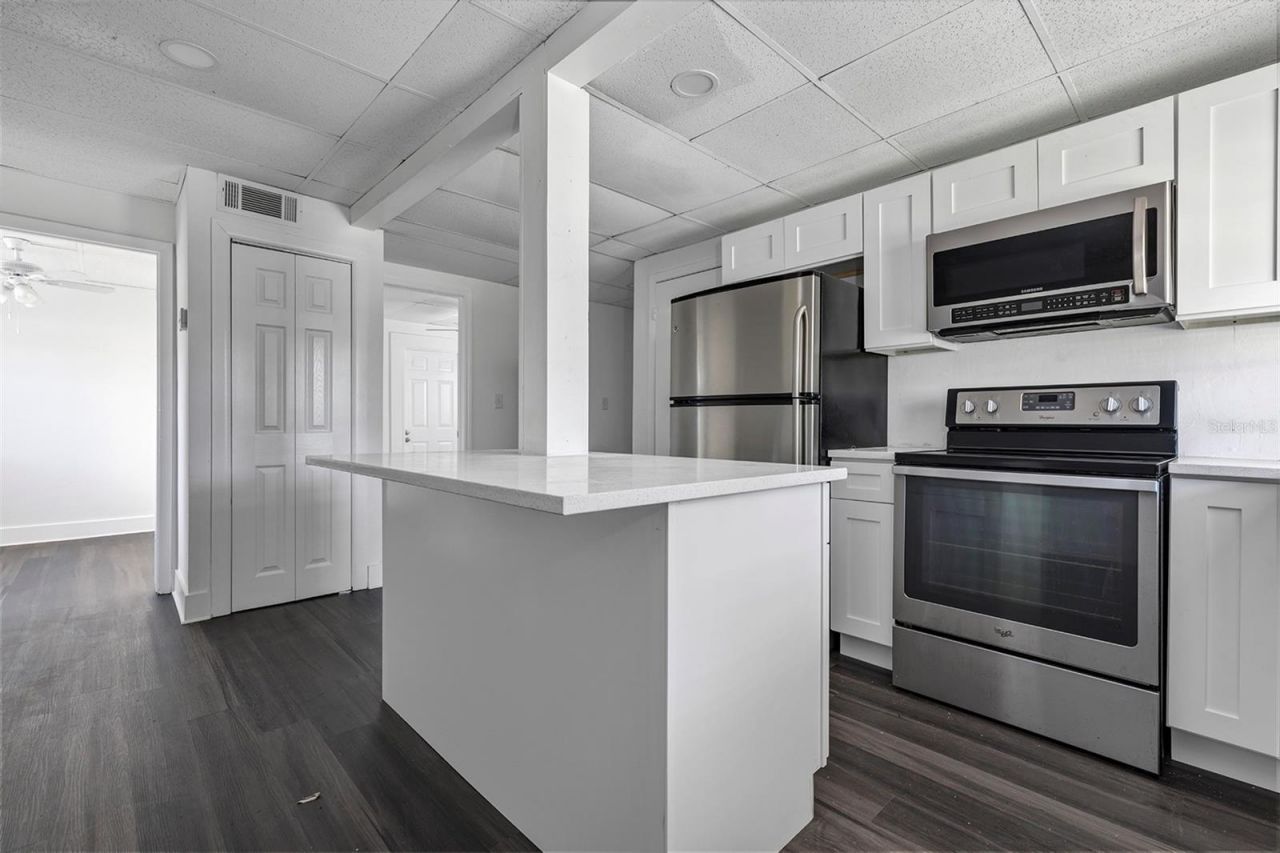 2027 1/2 30th Ave N , Unit 3 bottom u, Saint Petersburg, FL 33713 Photo