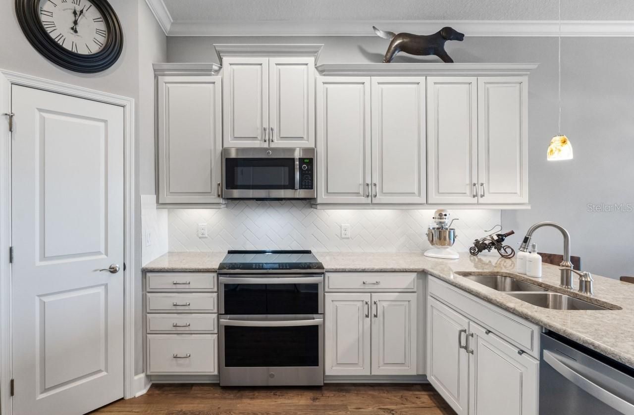 6057 Moorings Drive S, Saint Petersburg, FL 33712 Photo