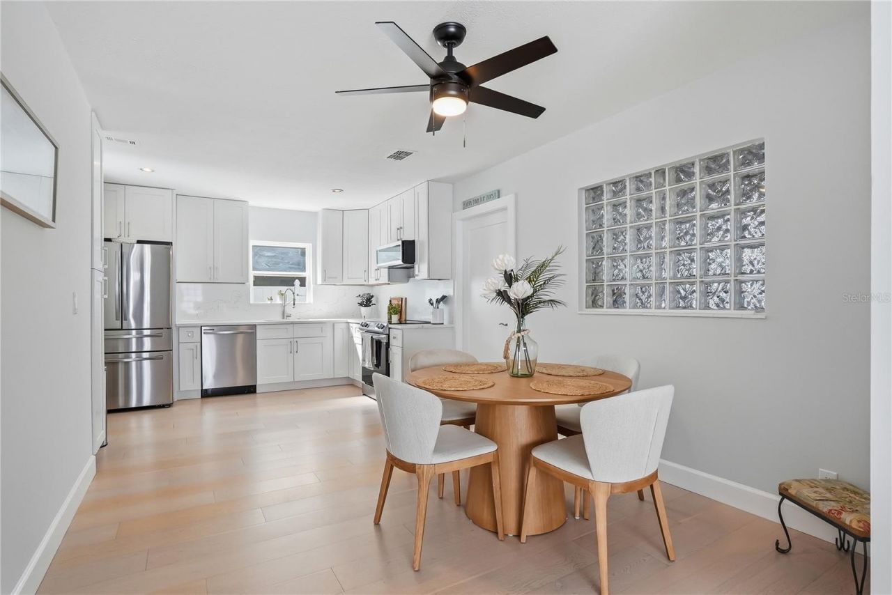 4043 Shore Acres Boulevard Ne, Saint Petersburg, FL 33703 Photo