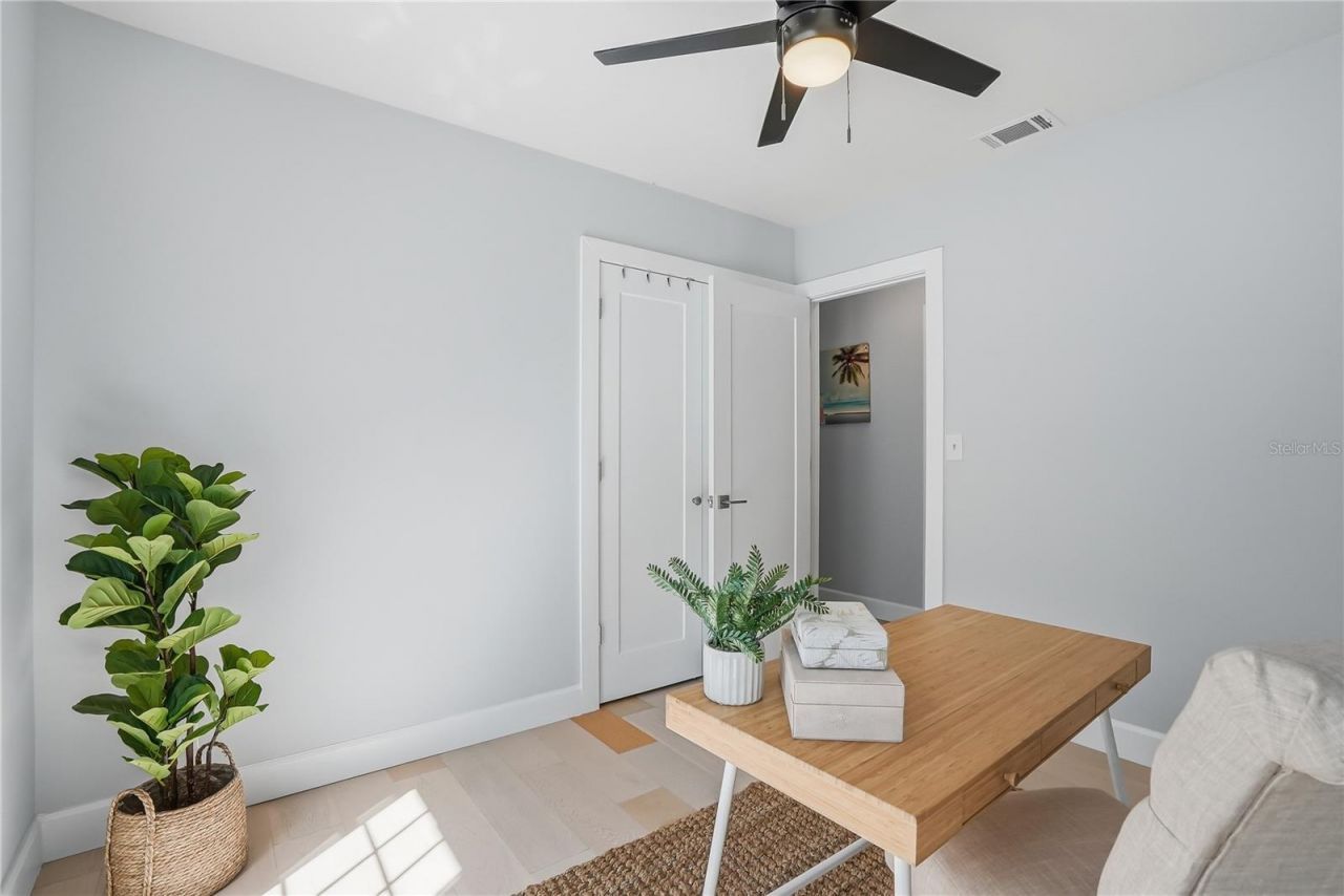 4043 Shore Acres Boulevard Ne, Saint Petersburg, FL 33703 Photo