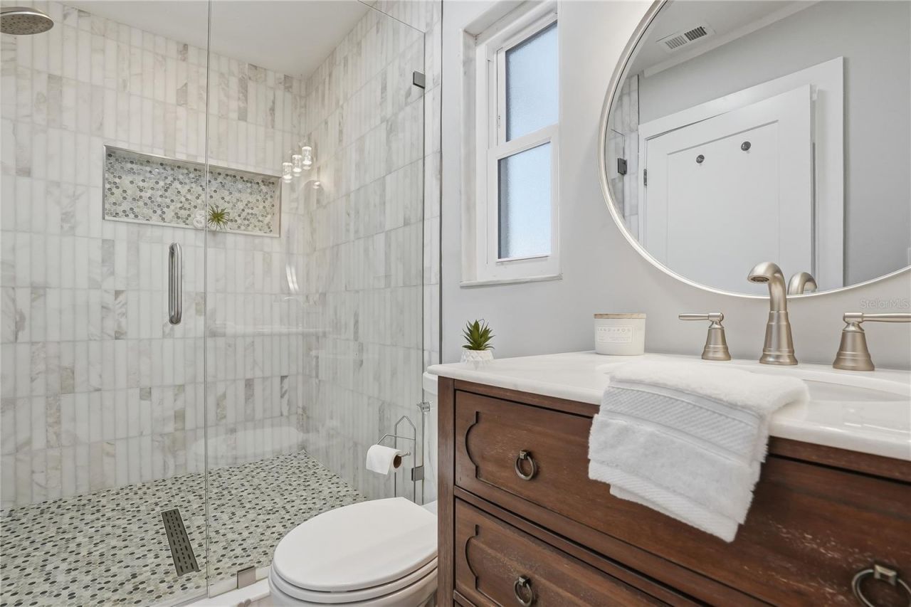 4043 Shore Acres Boulevard Ne, Saint Petersburg, FL 33703 Photo