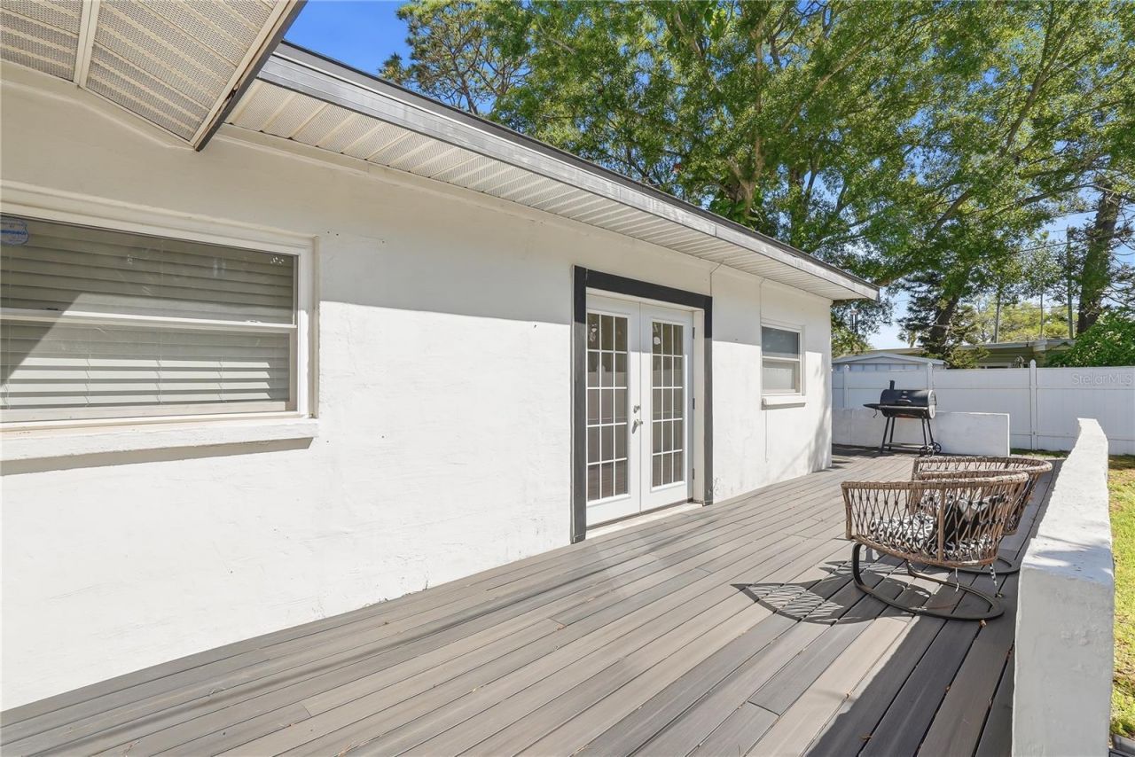 4043 Shore Acres Boulevard Ne, Saint Petersburg, FL 33703 Photo