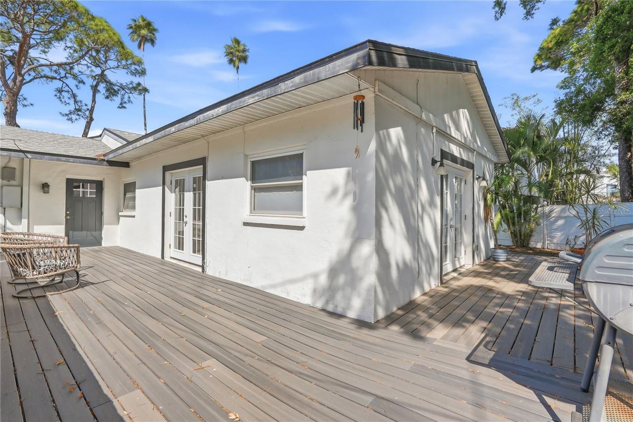 4043 Shore Acres Boulevard Ne, Saint Petersburg, FL 33703 Photo