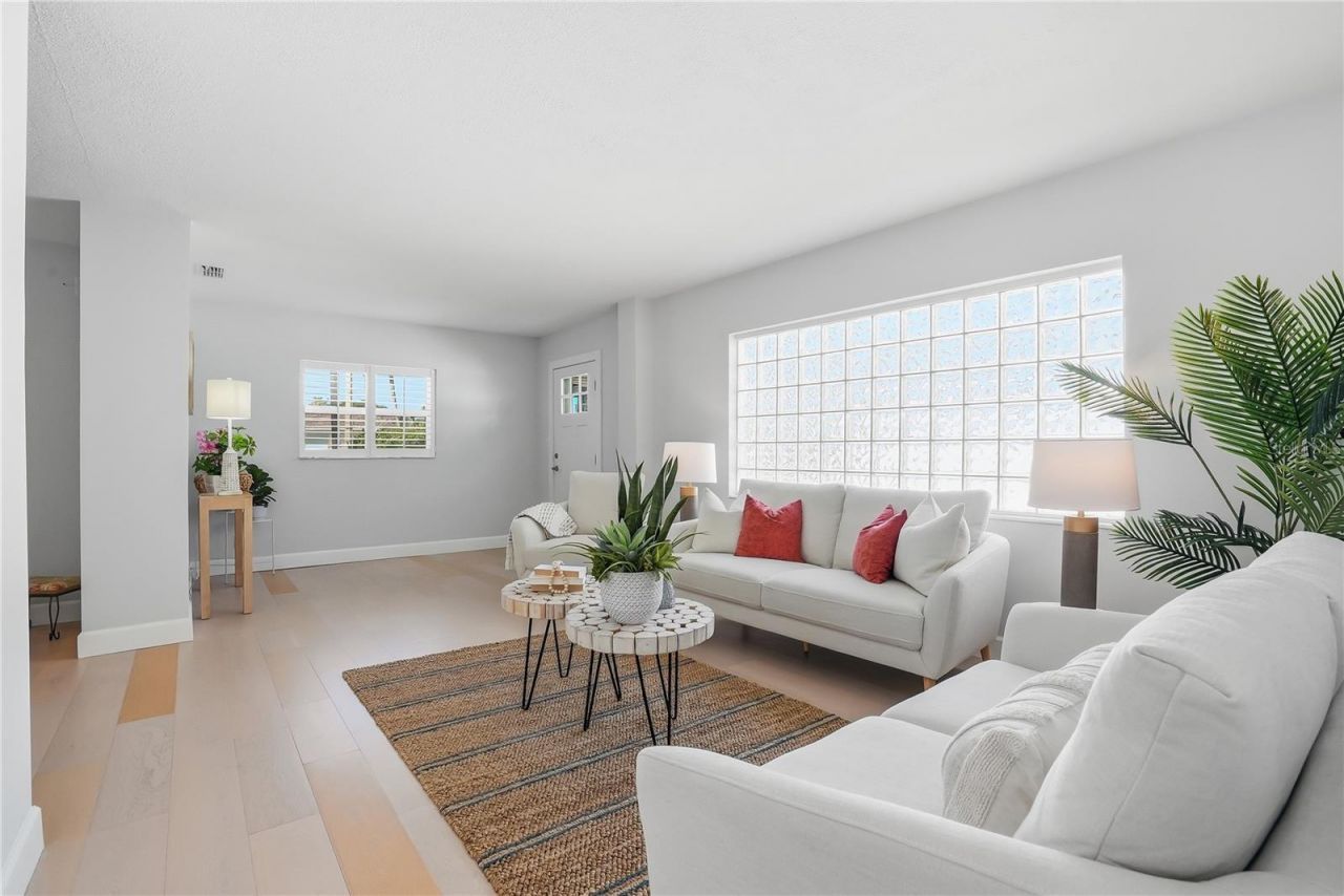 4043 Shore Acres Boulevard Ne, Saint Petersburg, FL 33703 Photo