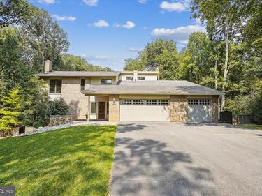 10408 HUNTER RIDGE DRIVE , OAKTON, VA 22124