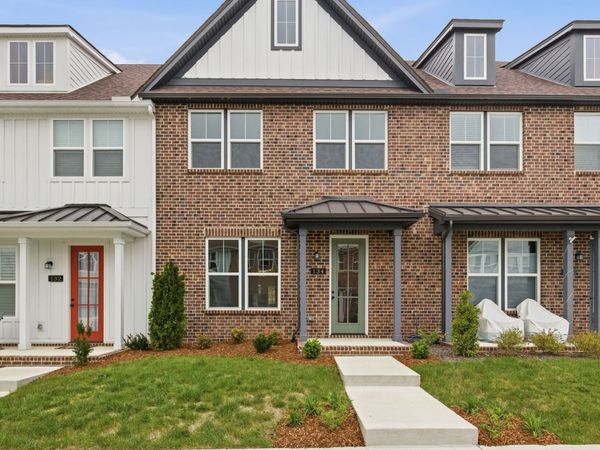 134 Valentine Aly , Nashville, TN 37218