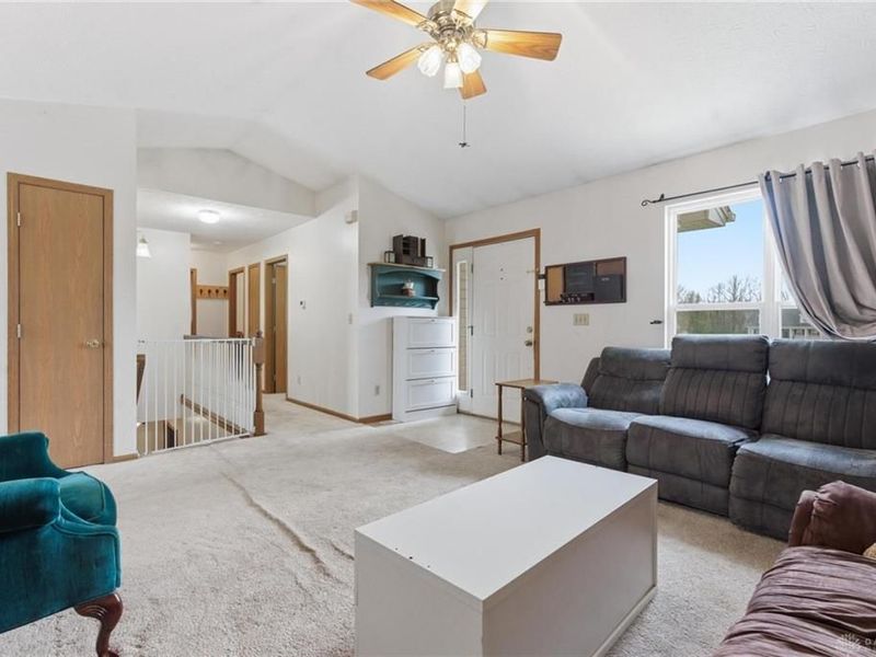 8747 Waynes Way, Blanchester, OH 45107 Photo 4