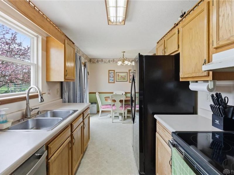 8747 Waynes Way, Blanchester, OH 45107 Photo 9