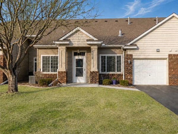 17613 38th Avenue N, Plymouth, MN 55446