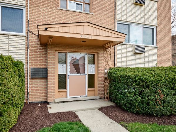 8805 Dee Road, Unit 2S, Des Plaines, IL 60016
