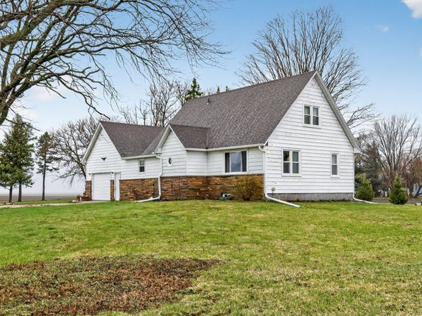 1519 Il Route 251 , Steward, IL 60553