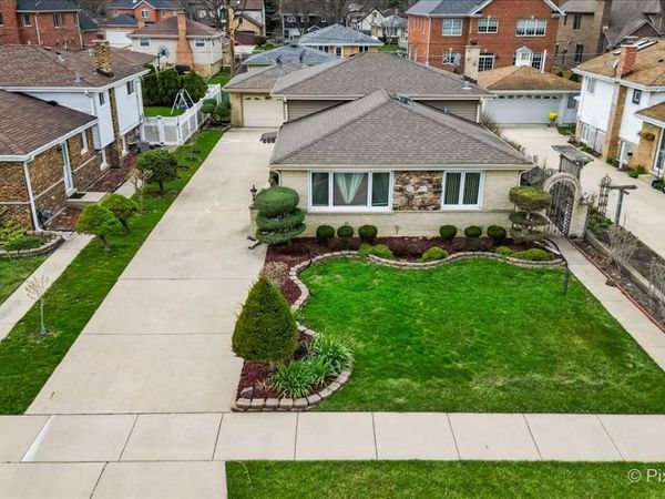 416 S Prospect Avenue, Itasca, IL 60143