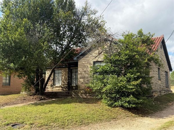 511 Bowser ST , Rockdale, TX 76567