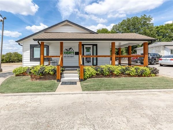 1808 W Broadway Avenue, Sulphur, OK 73086