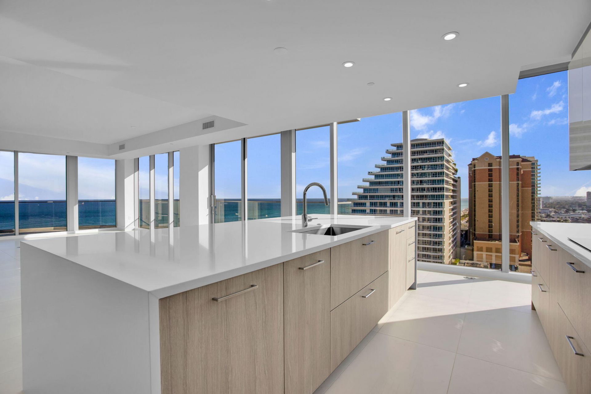 153 N Seabreeze Blvd, Unit 1602, Fort Lauderdale, FL 33304 Photo