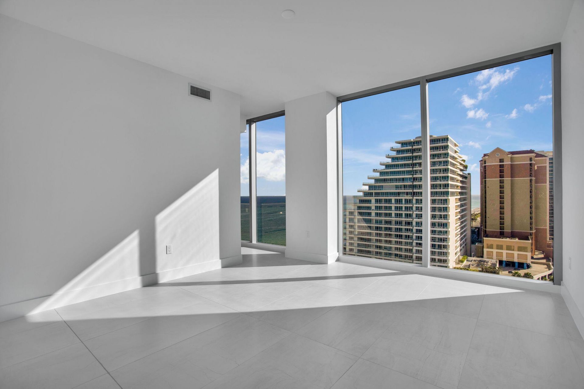 153 N Seabreeze Blvd, Unit 1602, Fort Lauderdale, FL 33304 Photo