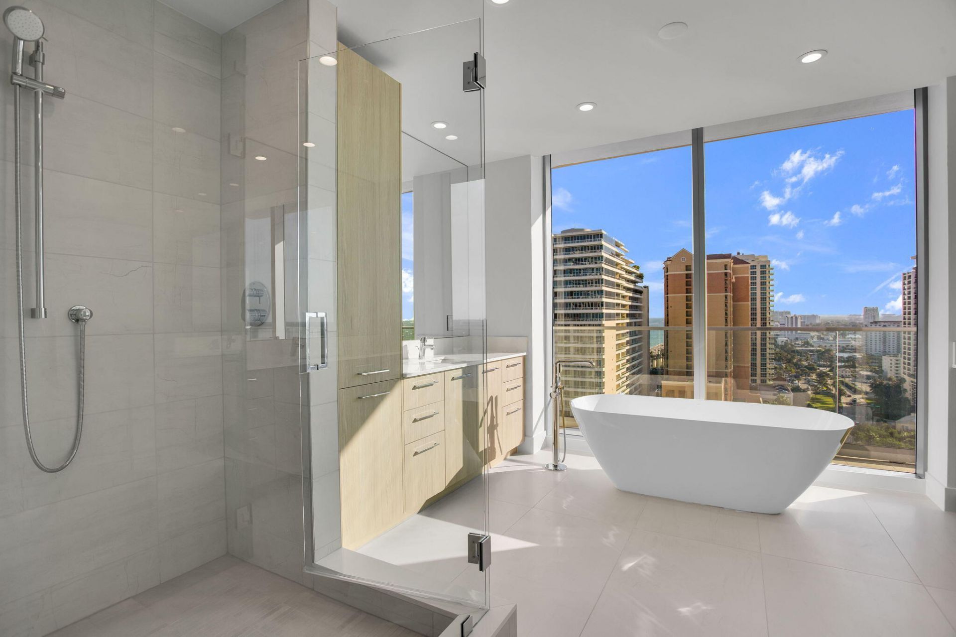 153 N Seabreeze Blvd, Unit 1602, Fort Lauderdale, FL 33304 Photo