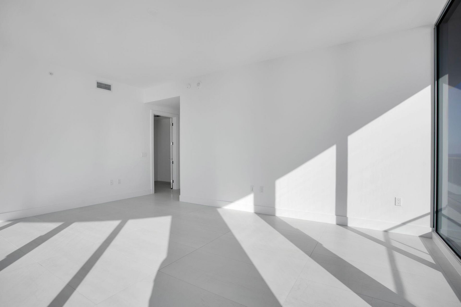 153 N Seabreeze Blvd, Unit 1602, Fort Lauderdale, FL 33304 Photo