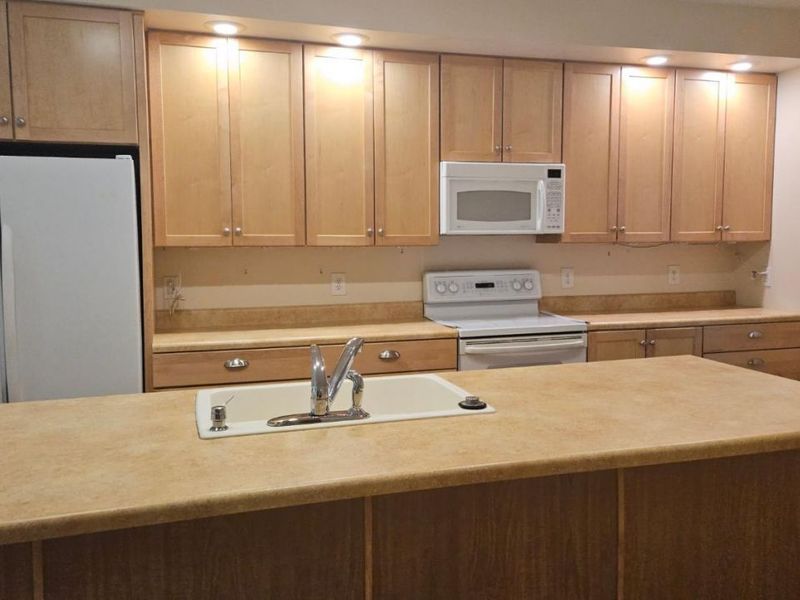 401 N Rockport Drive, Lakeside, OH 43440 Photo 7