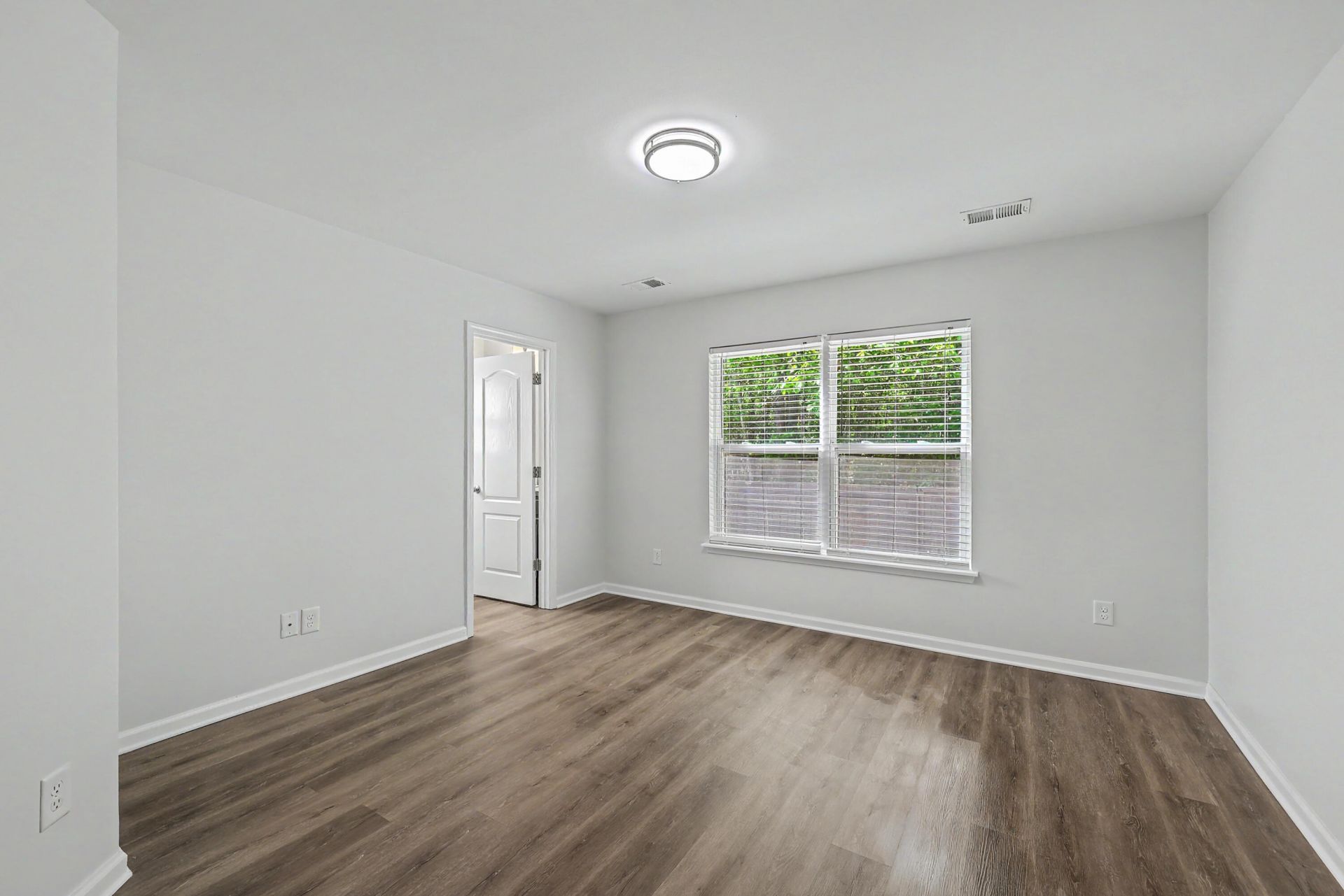 427 Savannah River Drive Photo 12