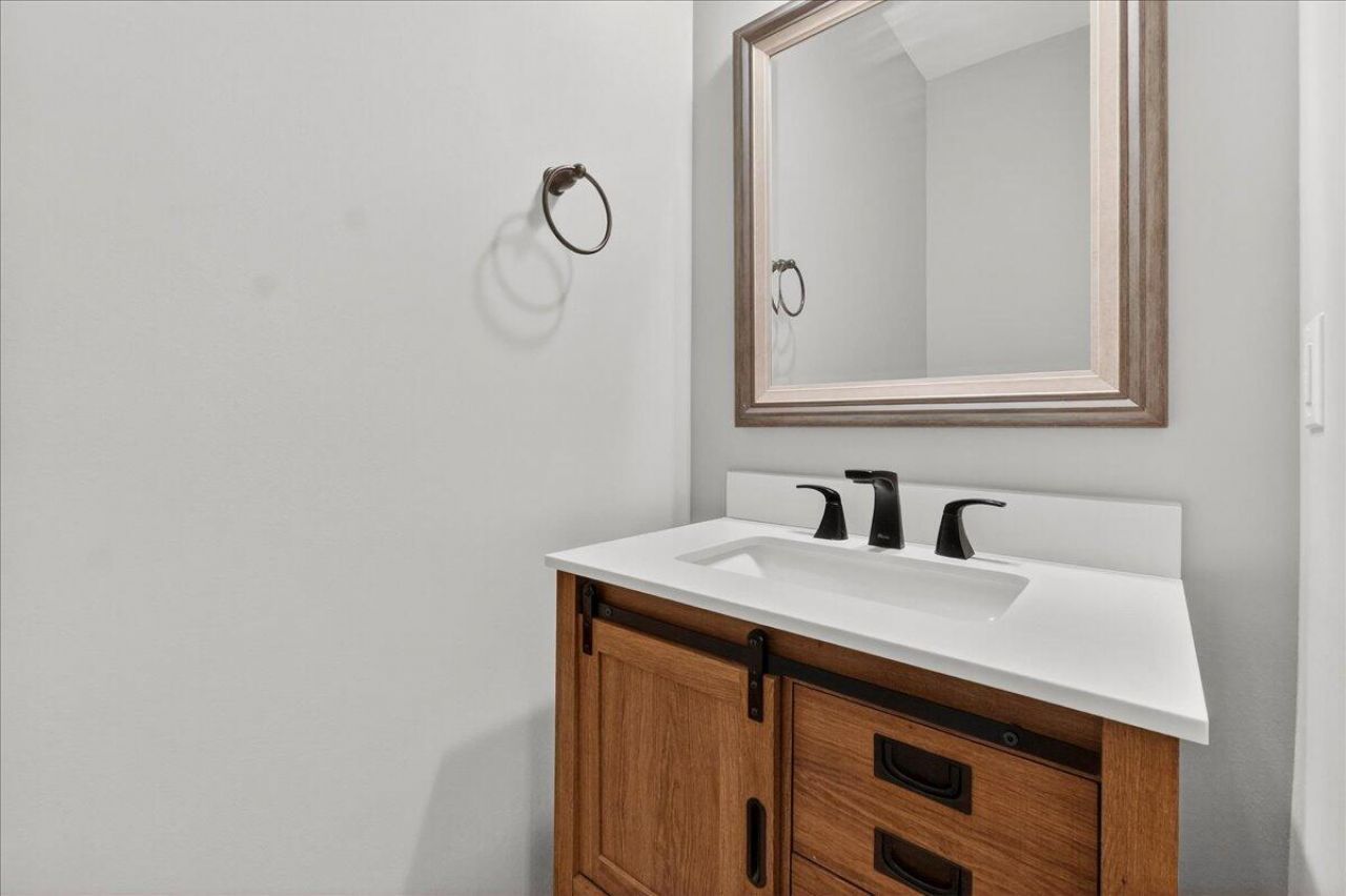 702 Tierra Loop Photo 24