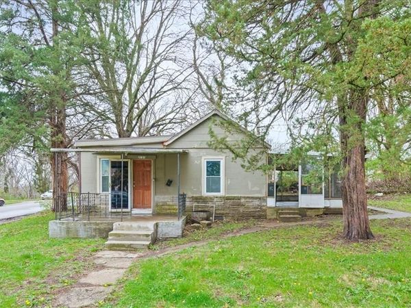 2131 E 81st Street, Kansas City, MO 64132