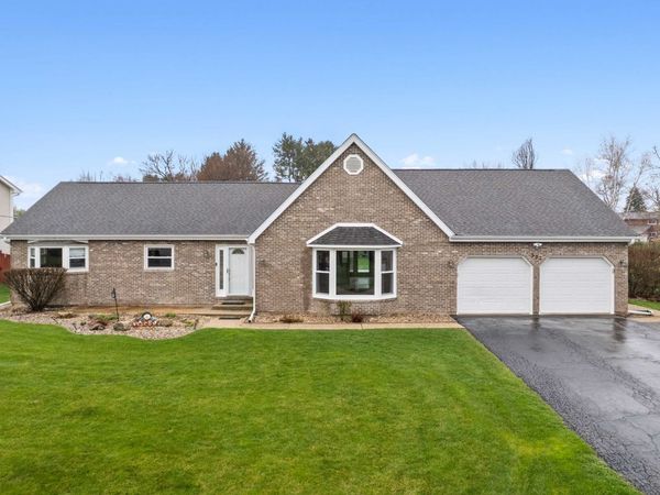 537 Erma Drive , Lake Holiday, IL 60552