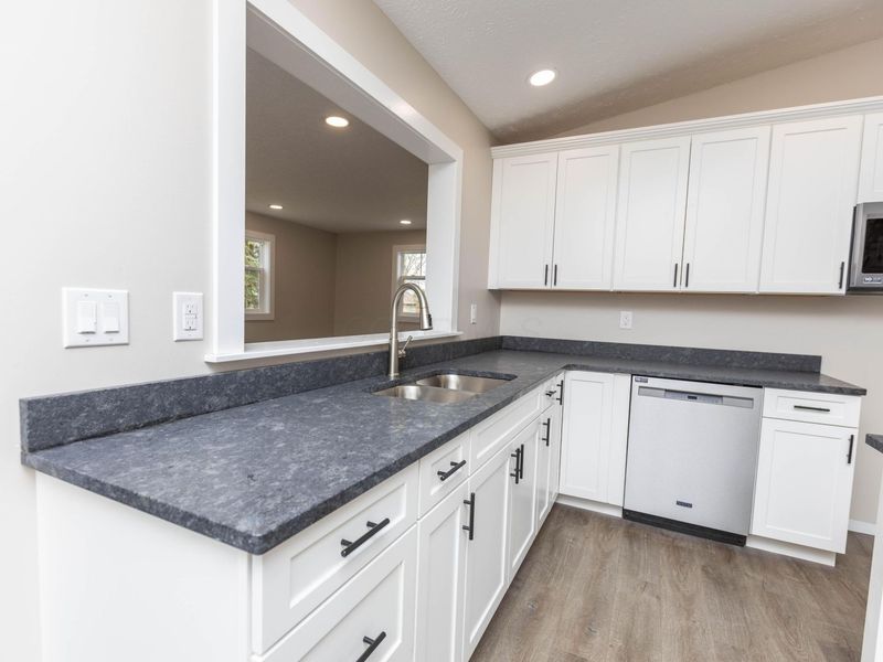 828 Terrace View Drive , Howard, OH 43028 Photo 9