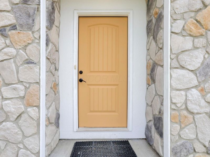 6140 Barclay Court, Canal Winchester, OH 43110 Photo 4