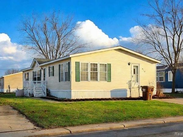 372 Holly Glen , Monroe, MI 48161