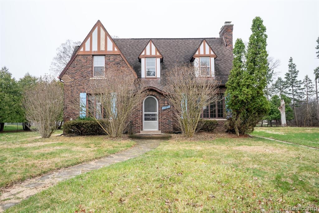 26470 Meadowood Court S , Lathrup Village, MI 48076 Main Photo