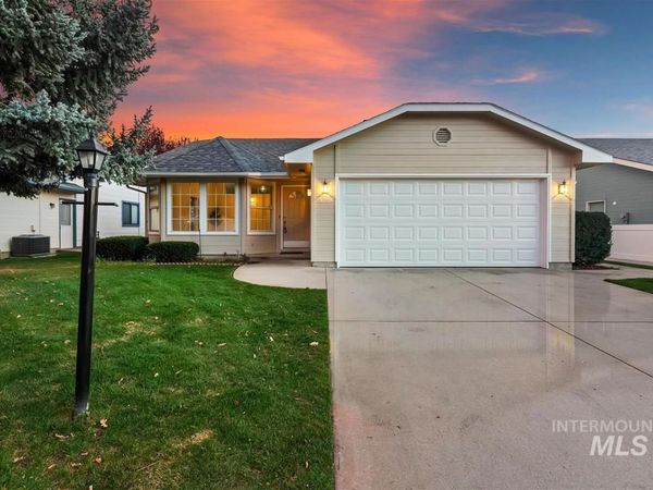 8359 W Willowdale Dr, Garden City, ID 83714