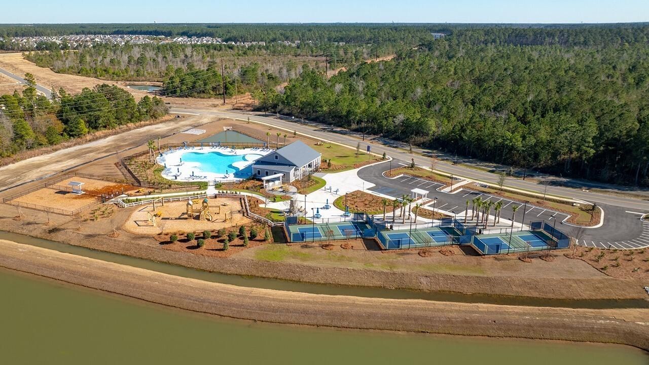 104 Broadstone Drive Photo 9