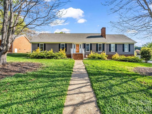 102 Knoll Court , Belmont, NC 28012