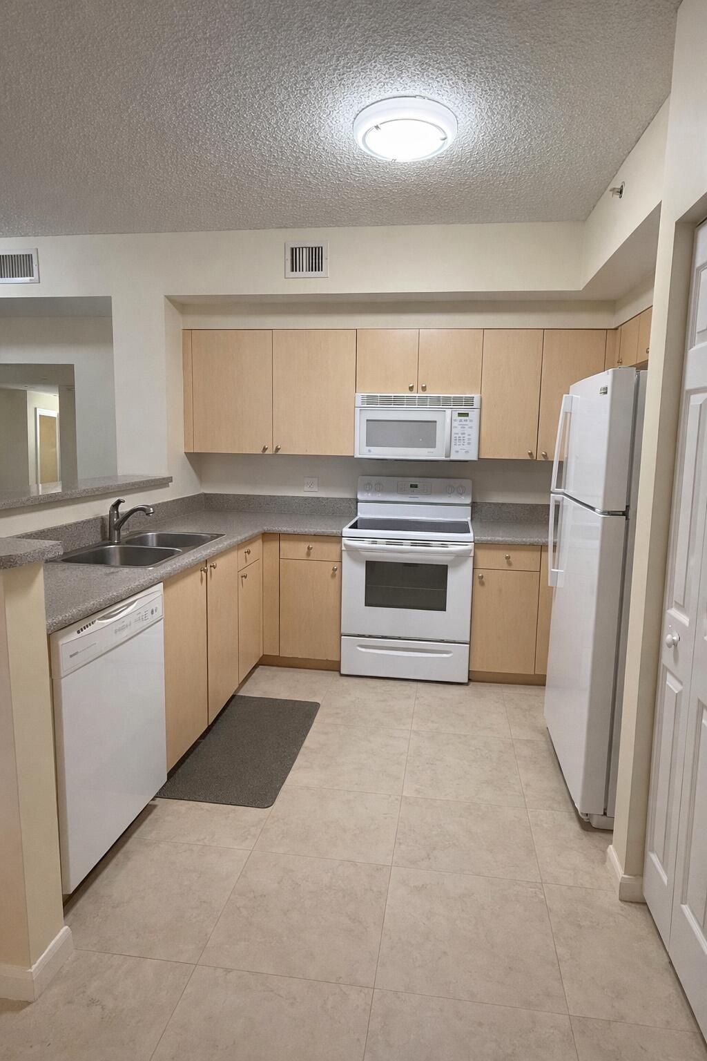 7980 N Nob Hill Road, Unit 205, Tamarac, FL 33321 Photo