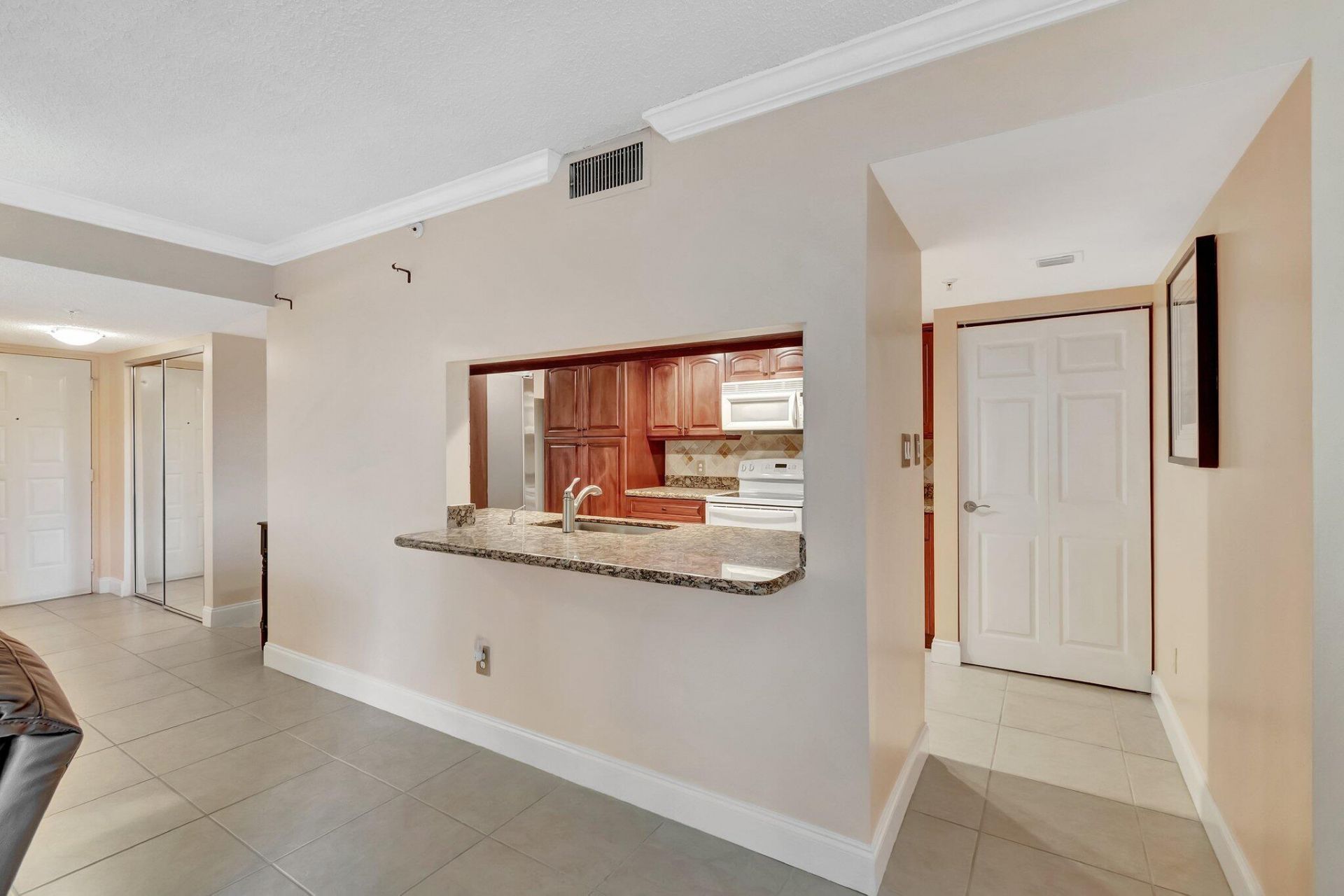 1915 Lavers Circle, Unit E-303, Delray Beach, FL 33444 Photo