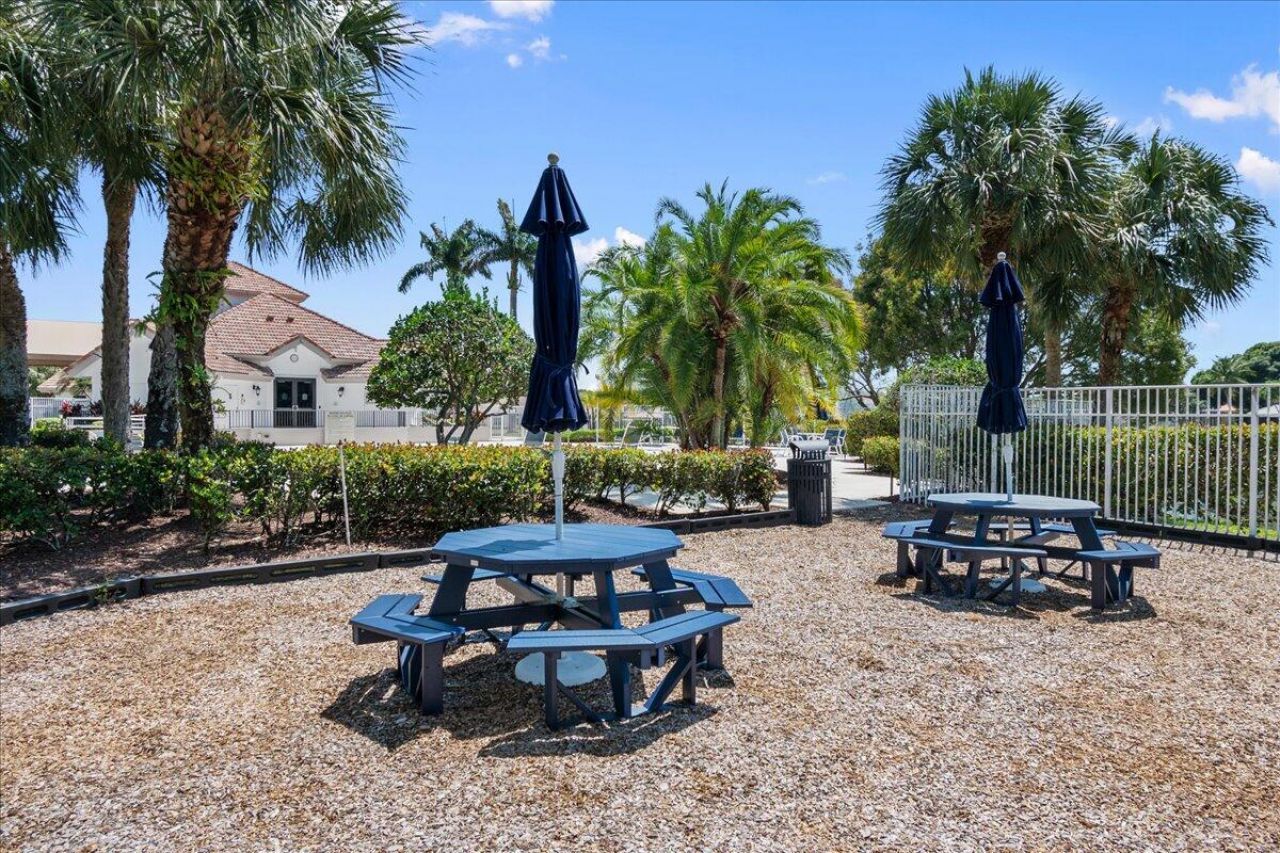 484 Otter Lane N, Jupiter, FL 33458 Photo